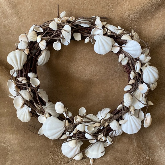 Shell wreath - Picture 1 of 2